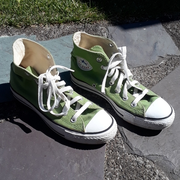 Converse Shoes - Converse Hightop Sneakers